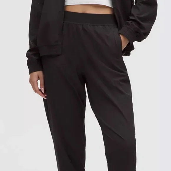 Lululemon Adapted State Perforated High-Rise Jogger - Size 6 - Picture 4 of 5